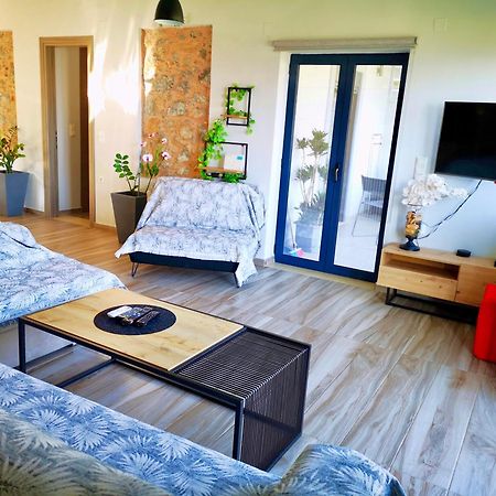 Spacious Maistrali Villa, Private Pool & Garden 罗达奇诺 外观 照片