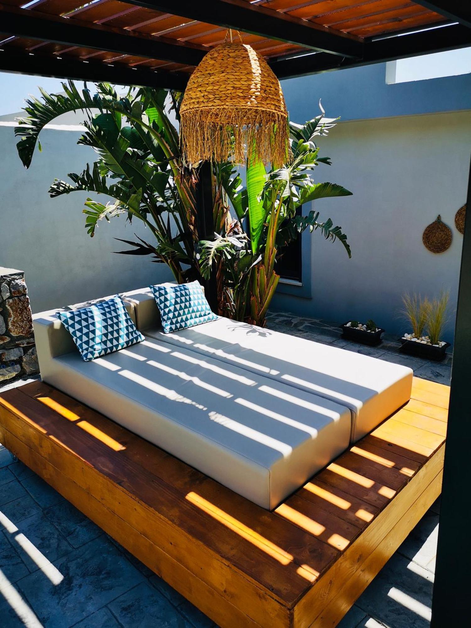 Spacious Maistrali Villa, Private Pool & Garden 罗达奇诺 外观 照片