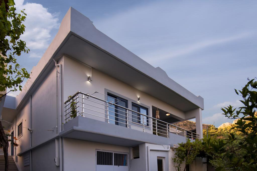 Spacious Maistrali Villa, Private Pool & Garden 罗达奇诺 外观 照片